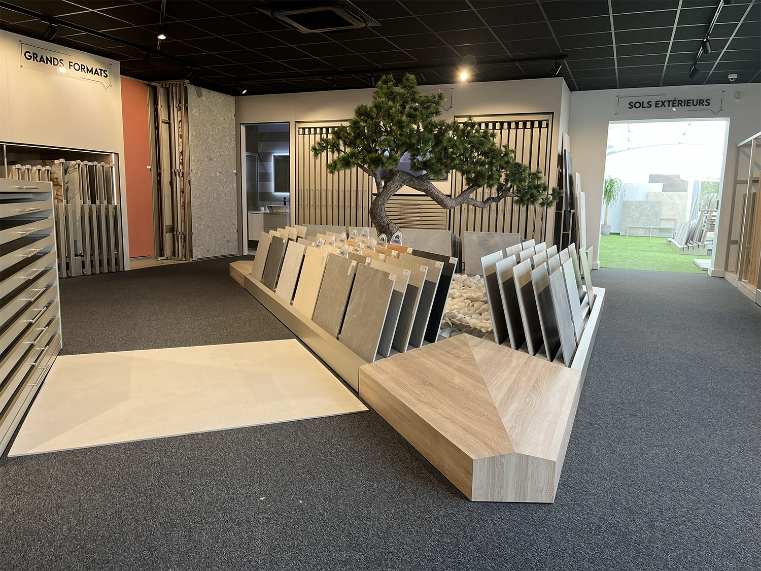 Vendée Carrelage showroom de carrelage à Sallertaine 3