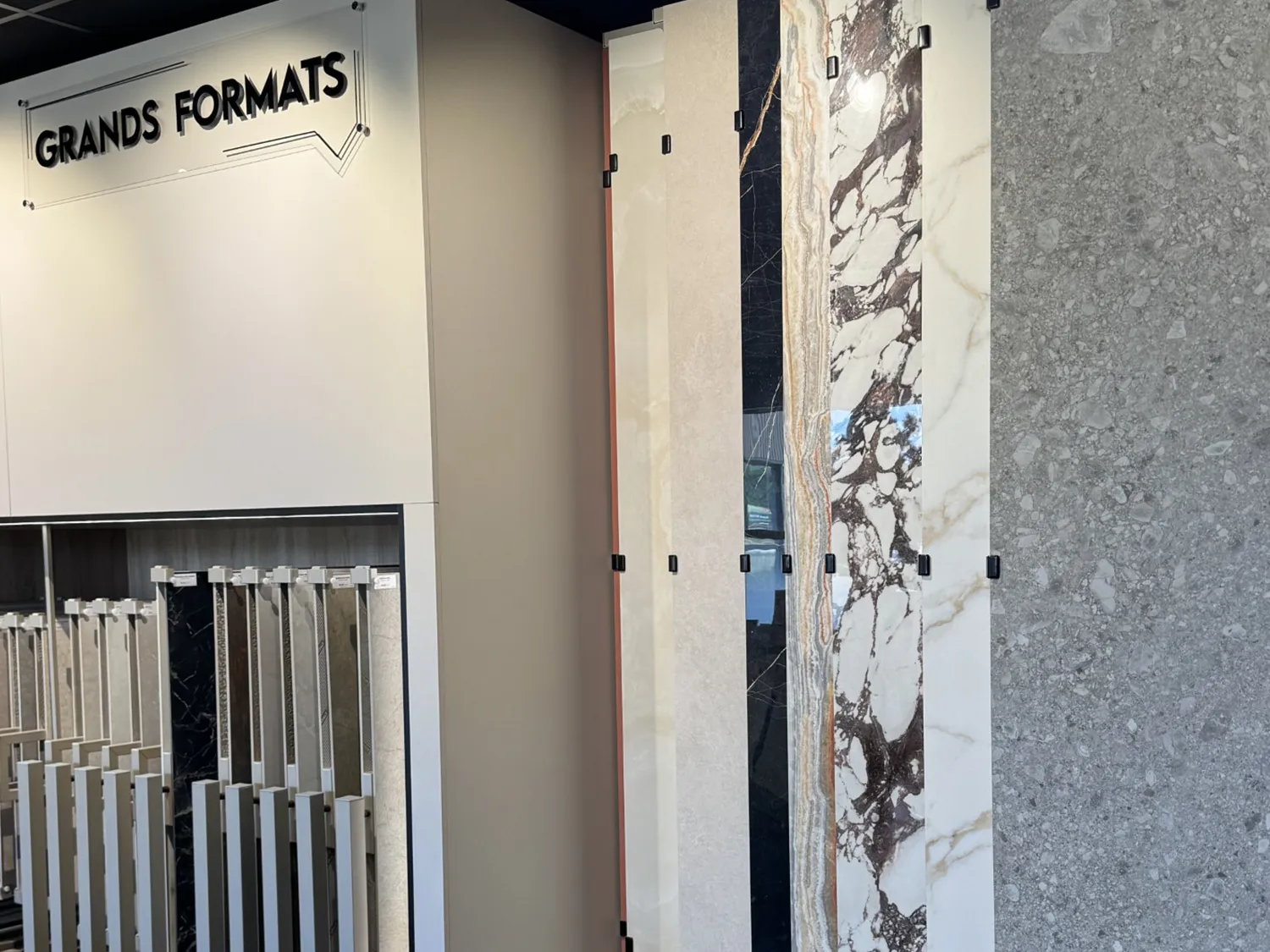Carrelage grand format pour intérieur moderne
